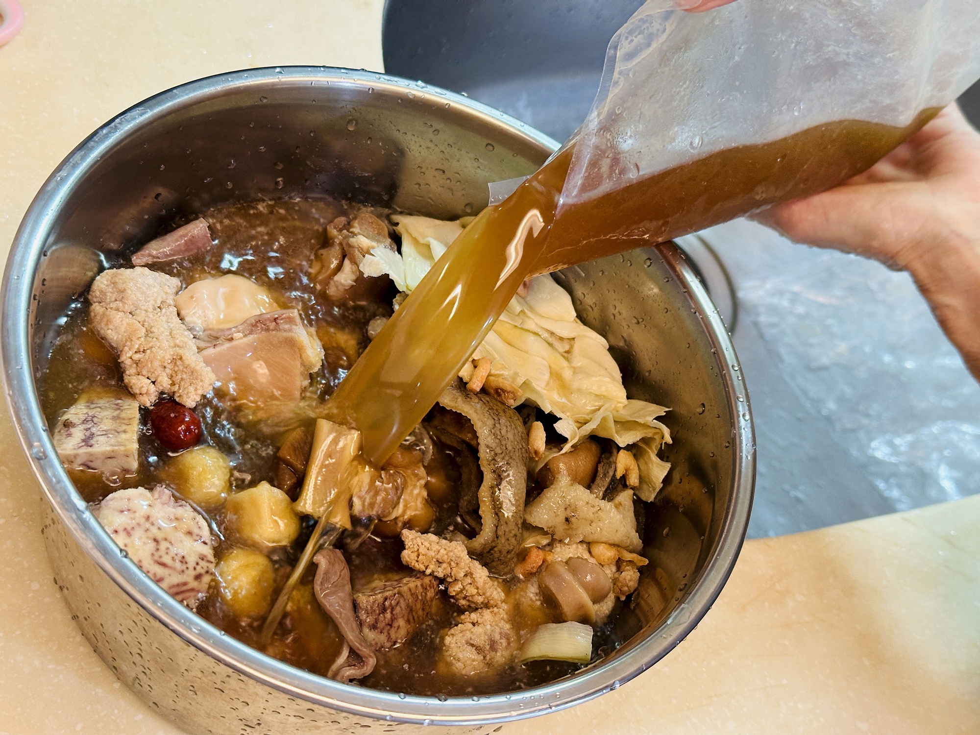 【冊子年菜推薦】年菜宅配開箱實錄｜免備料快速上桌的藏冊珍饌，讓除夕圍爐輕鬆又有面子