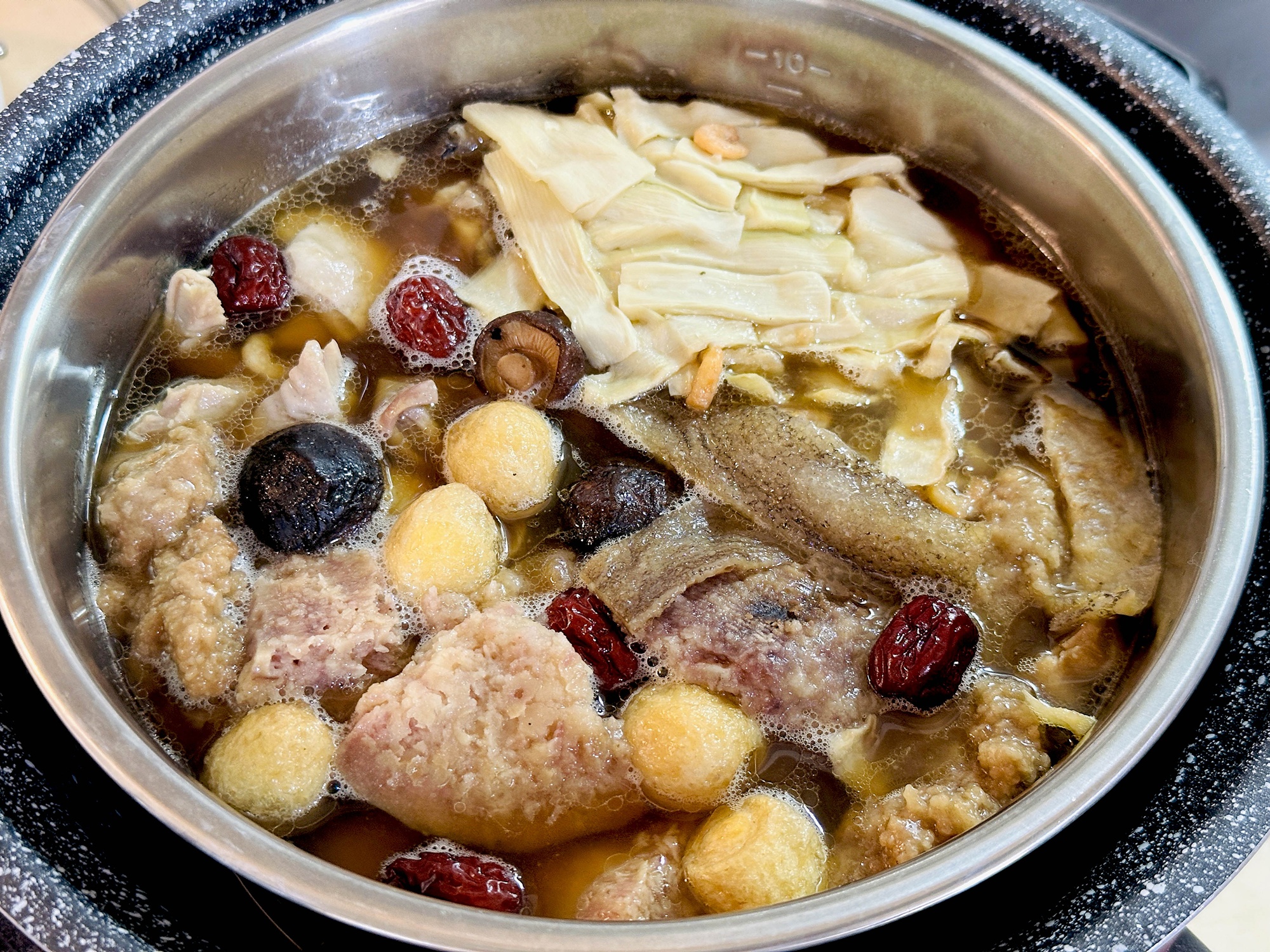 【冊子年菜推薦】年菜宅配開箱實錄｜免備料快速上桌的藏冊珍饌，讓除夕圍爐輕鬆又有面子